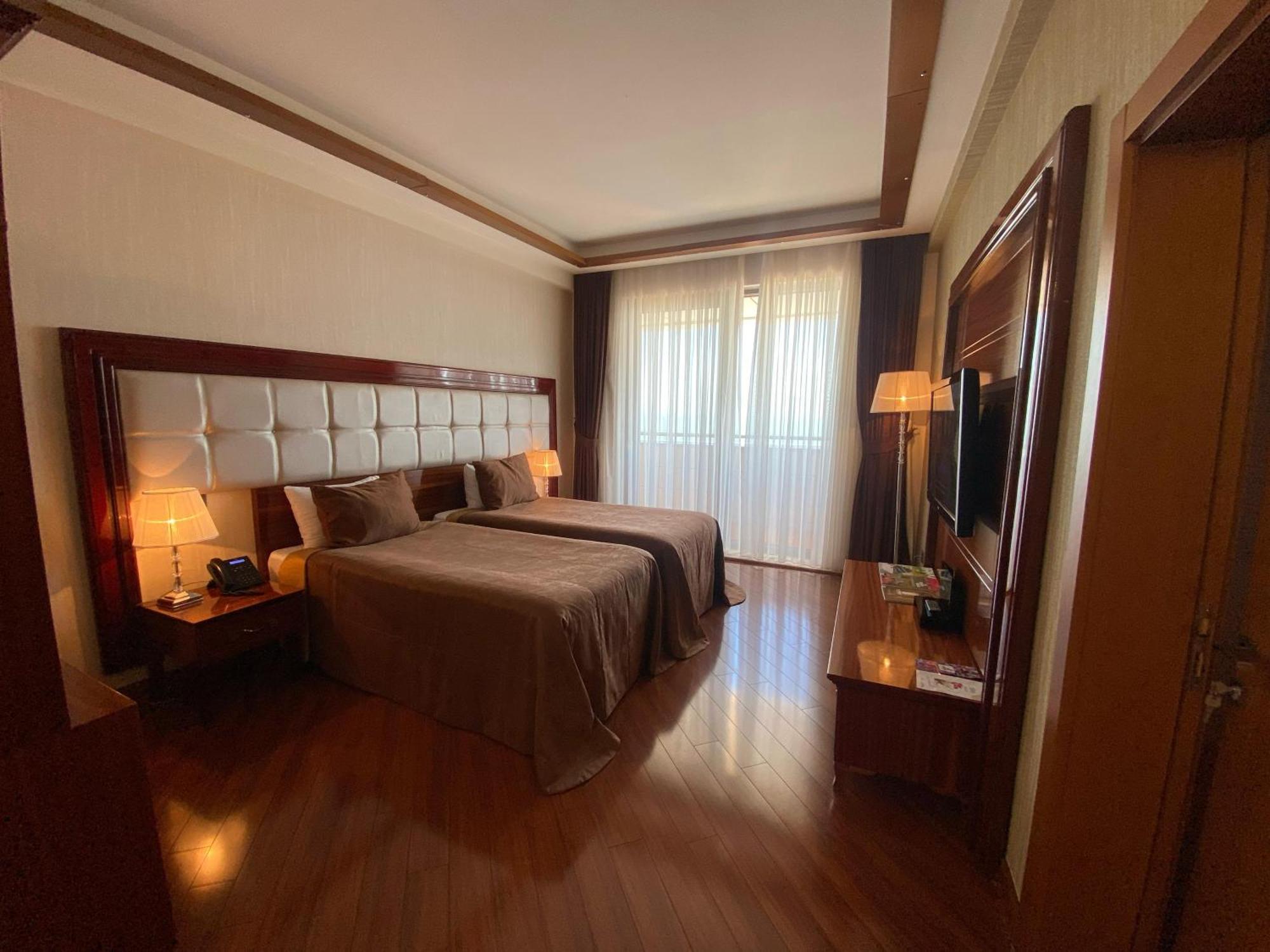 Khazri Hotell Shafran Exteriör bild